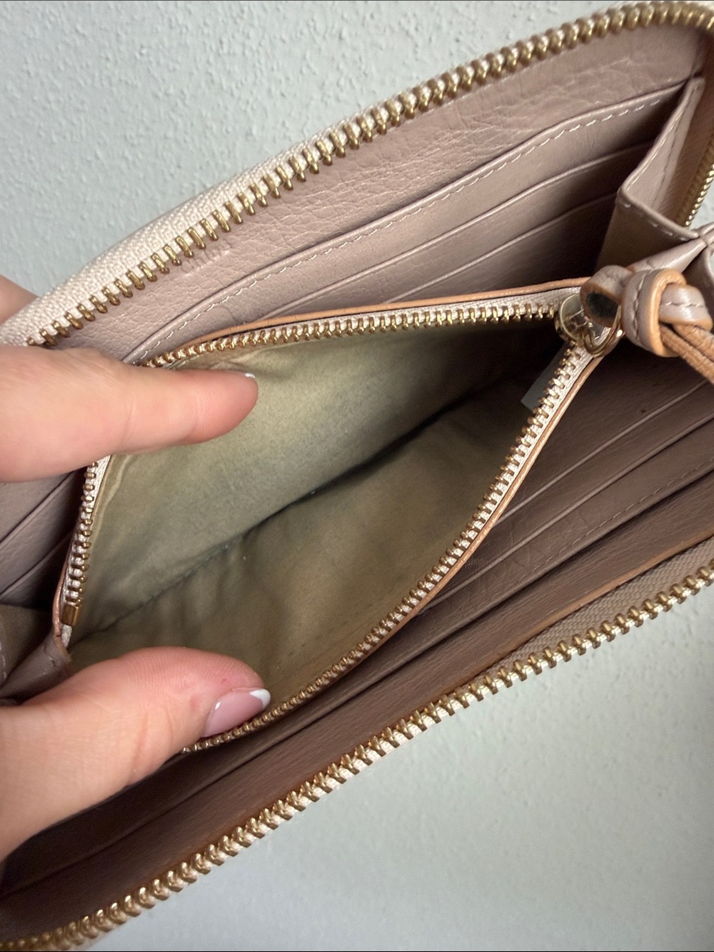 CHLOE Blush Nude Calf Leather Bow Continental Wallet Clutch - Picture 7 of 9